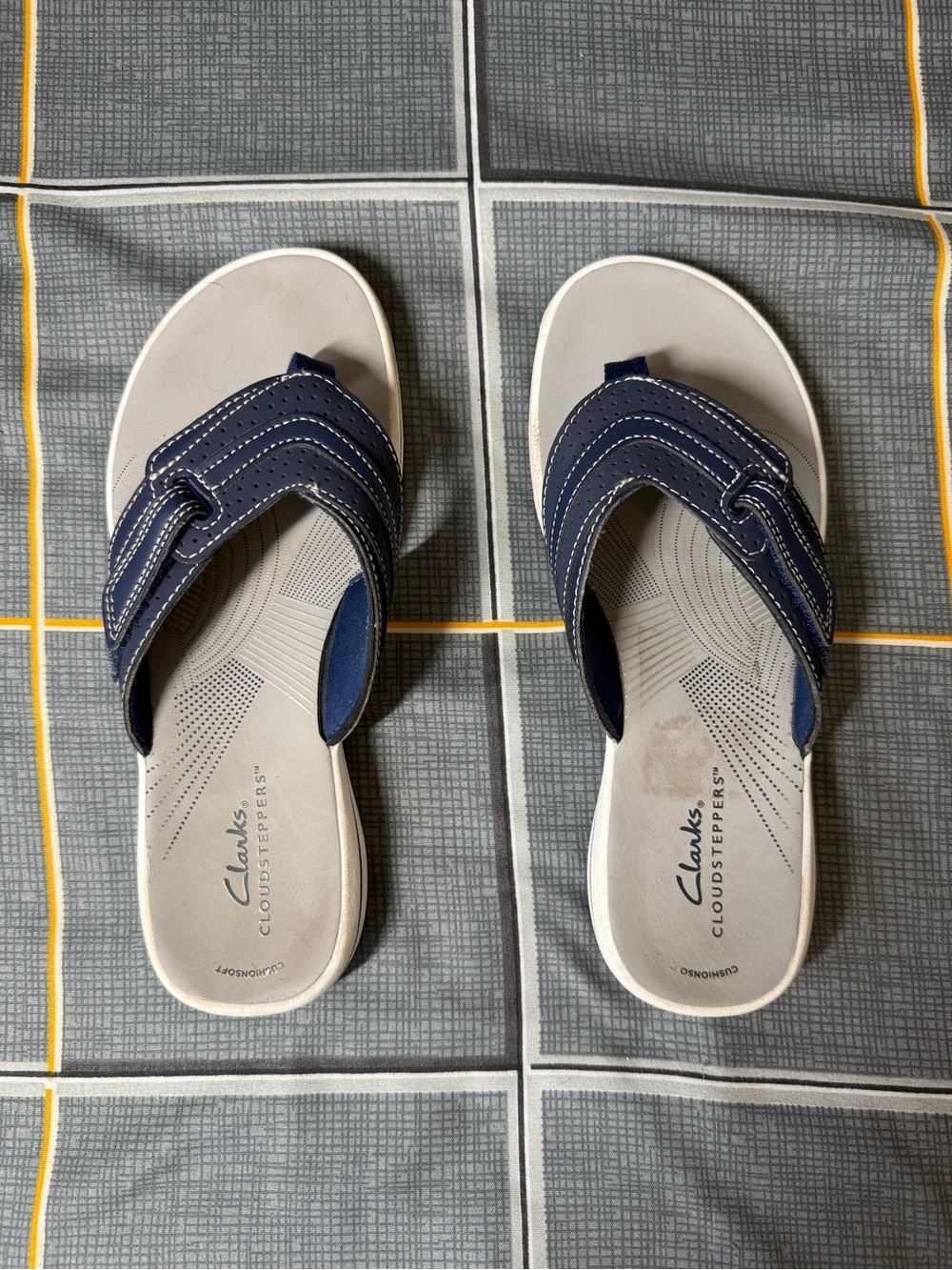 👠Clarks Cloudsteppers Navy Women’s Sandals Size 6